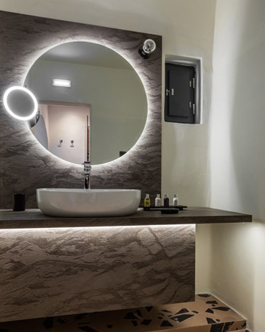 Exclusive Cave Suite with Jacuzzi