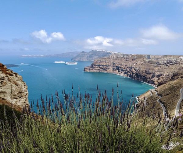 Hike along the rim of caldera